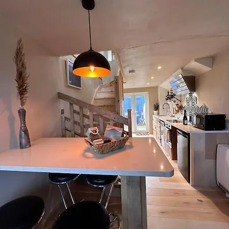 Sea View Nook